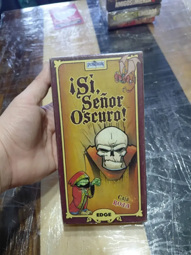 Juego de cartas ¡Sí, Señor Oscuro! Caja Roja