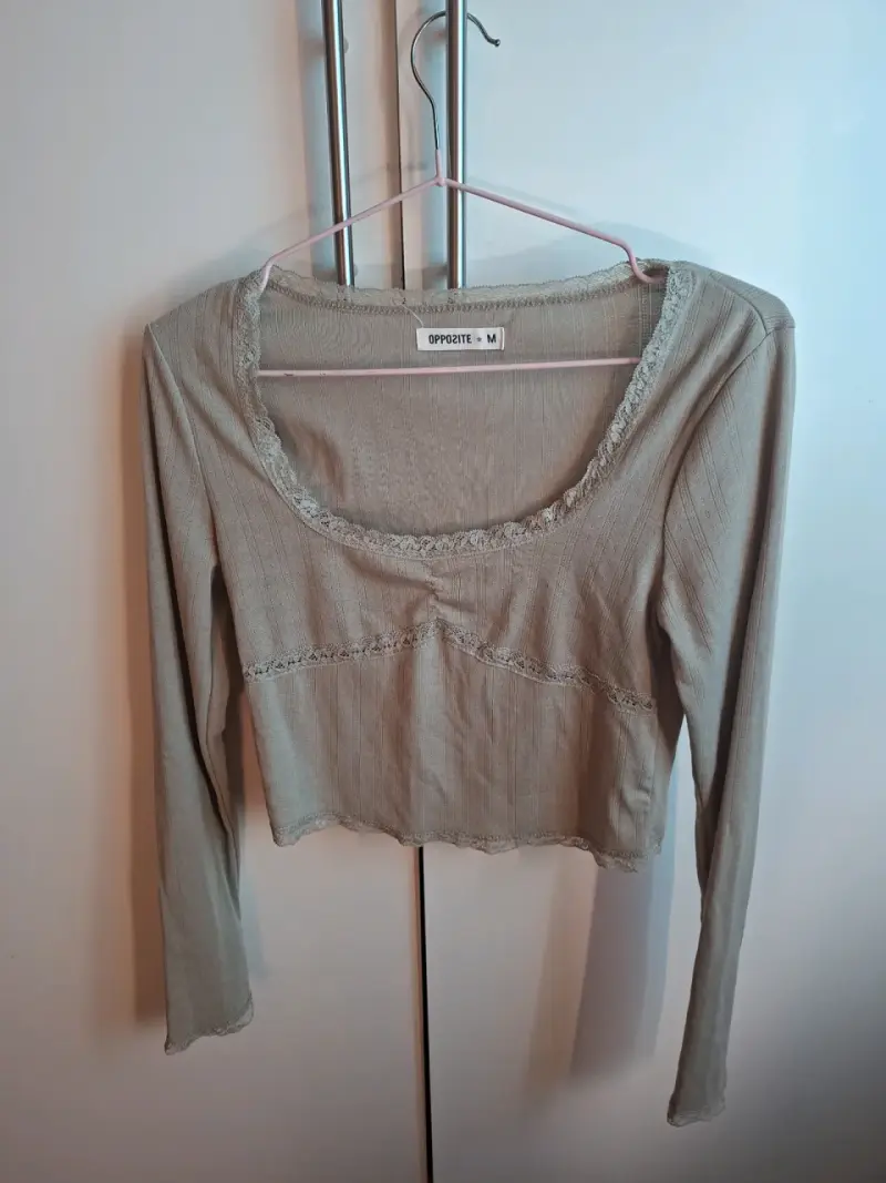 Polera manga larga Opposite talla M