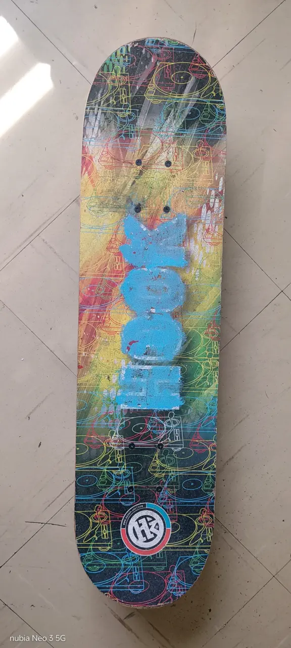 Skateboard Hook con diseño colorido - 2