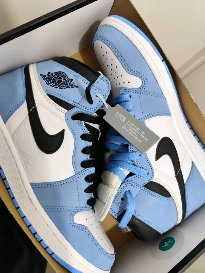 Zapatillas Nike Air Jordan 1 Retro High OG UNC - 2