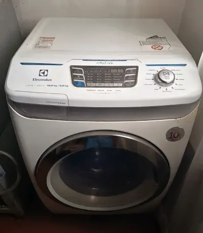 Lavadora Electrolux carga frontal 10.5 kg - miniatura 2