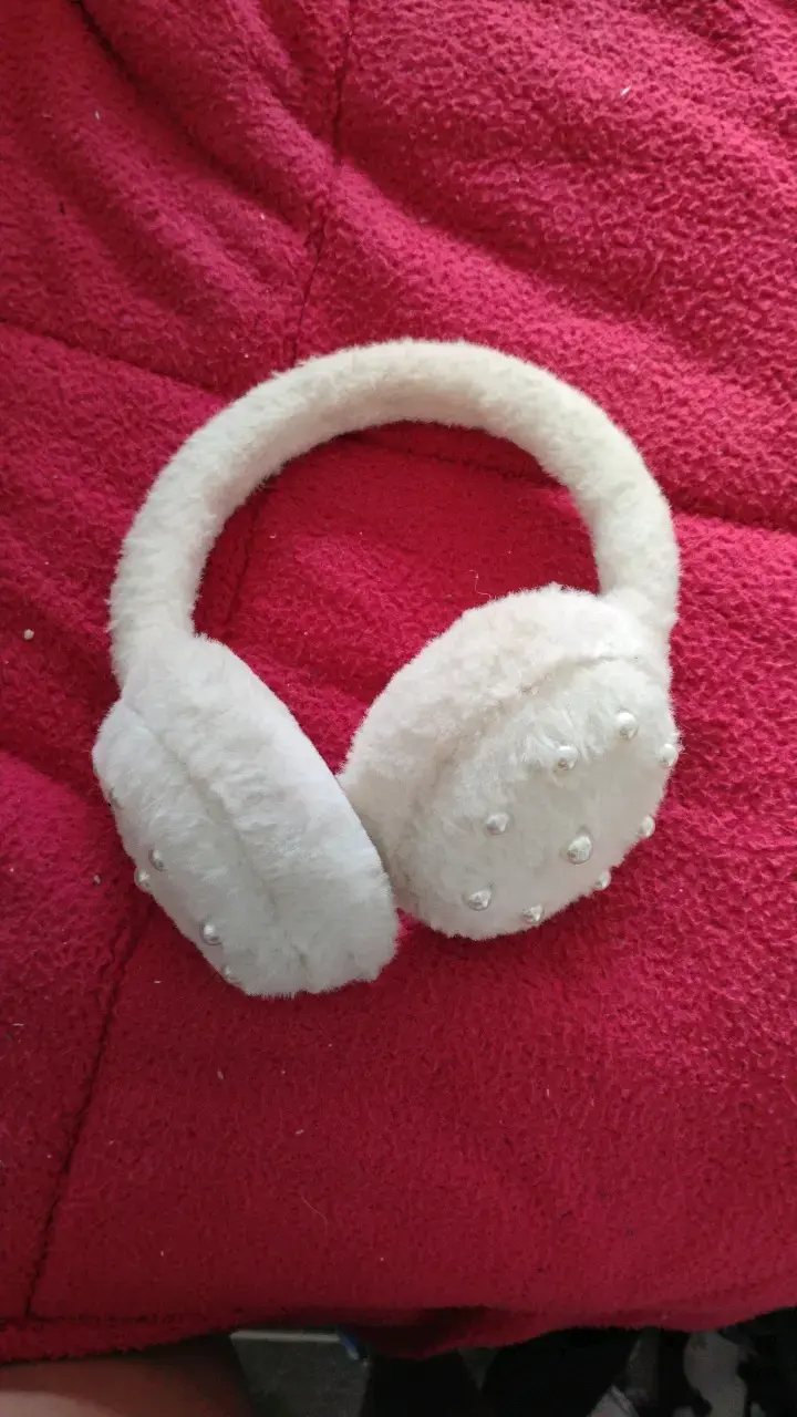 Orejeras de invierno con perlas blancas - 1