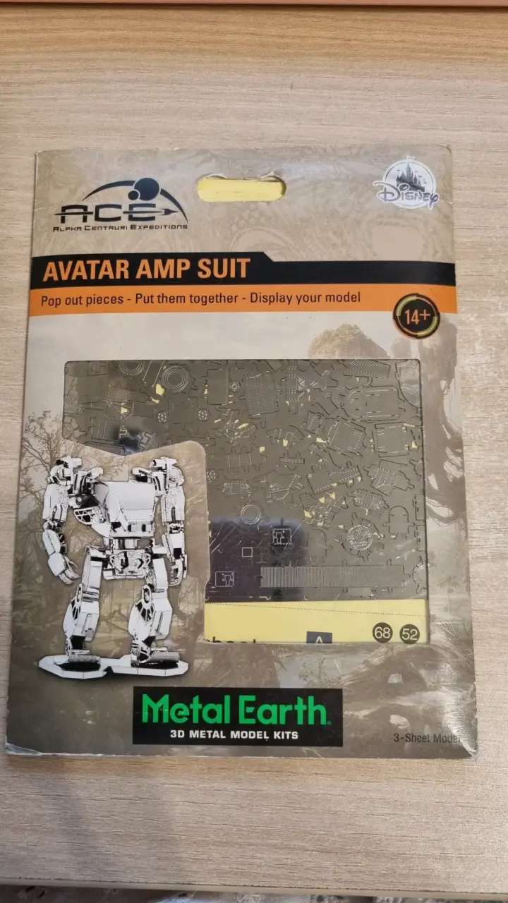 Modelo 3D Metal Earth Avatar AMP Suit - 3