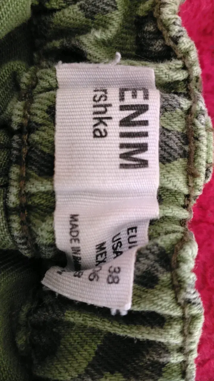 Pantalones cargo estampado leopardo verde - 2
