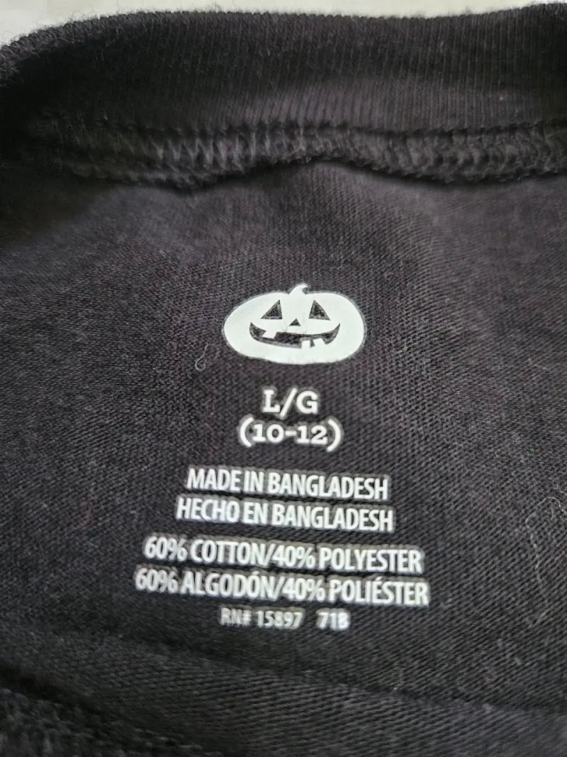 Polera de niña con diseño de calavera y rayas - 4