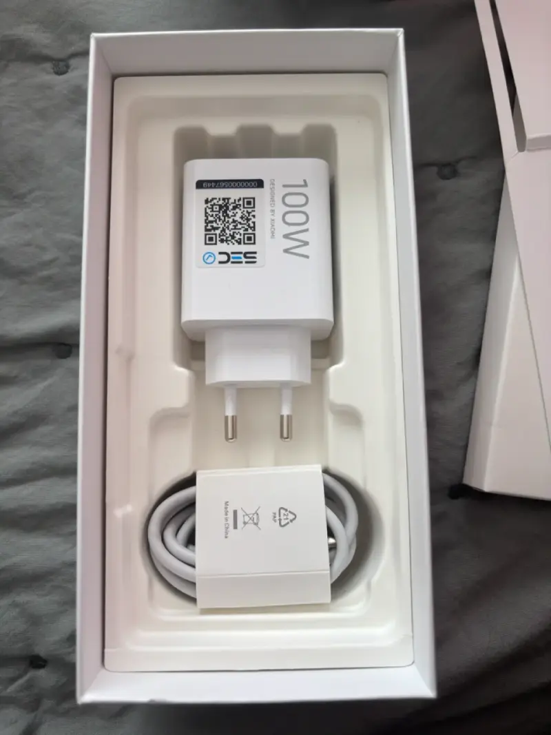 Smartphone Redmi Note 15 Pro+ 5G con Carga Rápida - 4