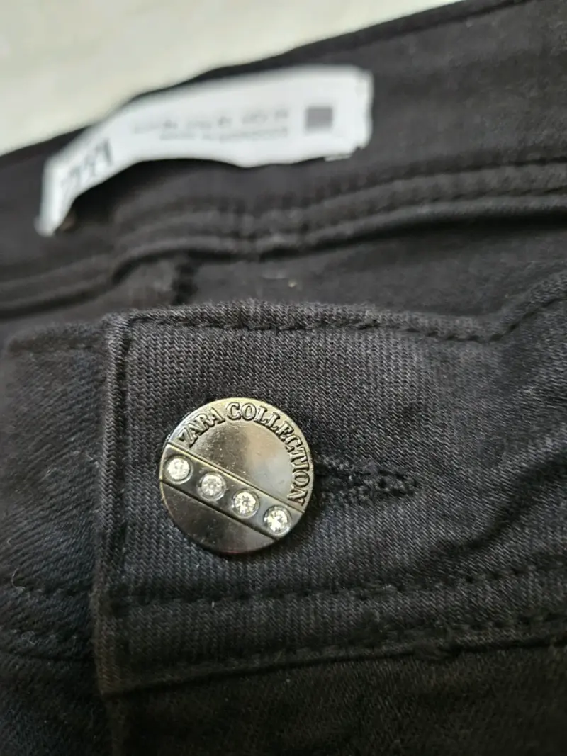 Jeans negros ajustados para mujer Zara - 5