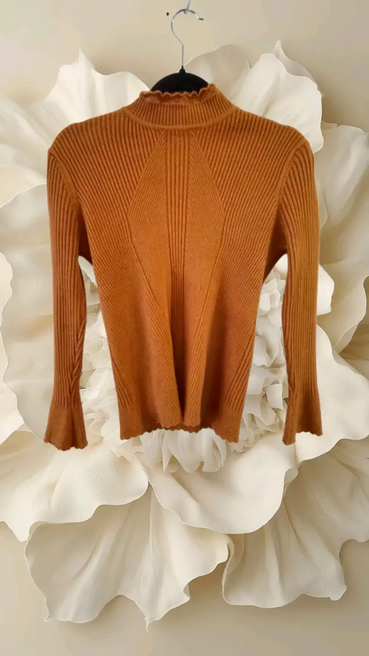 Suéter de punto marrón para mujer