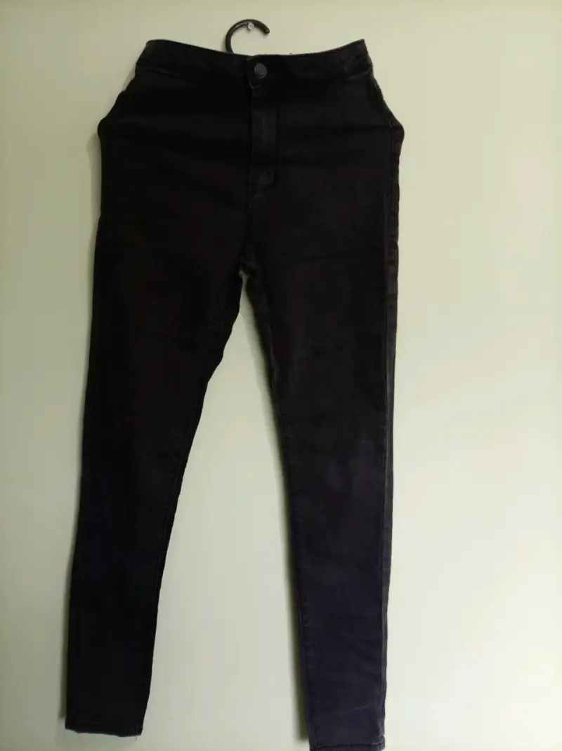 Pantalones negros ajustados para mujer - 2