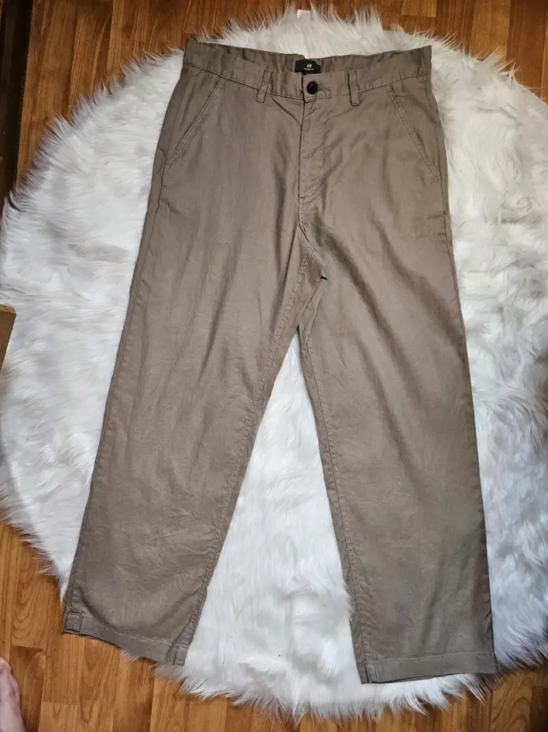 Pantalones beige H&M Relaxed Fit para hombre - 2