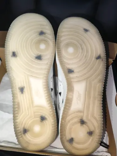 Zapatillas deportivas blancas con diseño de moscas - miniatura 4