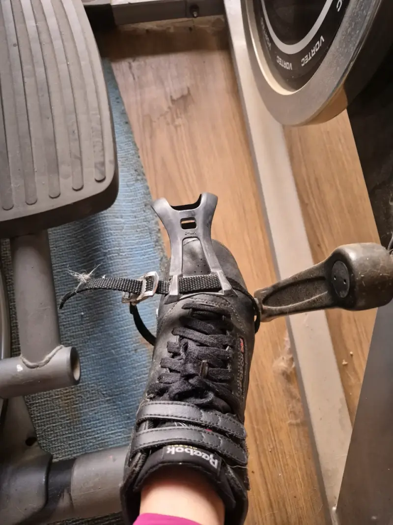 Bicicleta estática Vortec V830B para ejercicio - 5