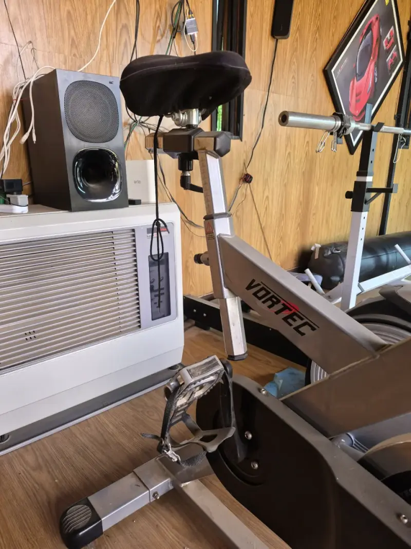 Bicicleta estática Vortec V830B para ejercicio - 6
