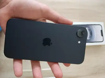 iPhone 16e black - miniatura 2