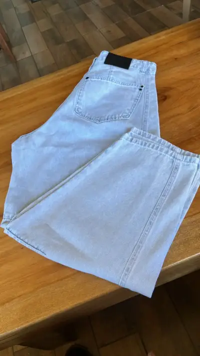 Jeans de mezclilla claros para mujer Katto - miniatura 3