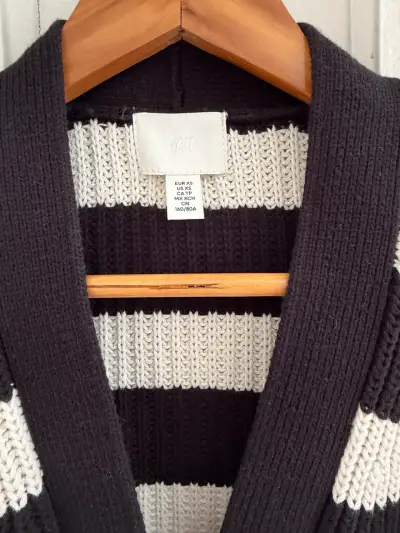 Cardigan de rayas blanco y negro H&M - miniatura 2