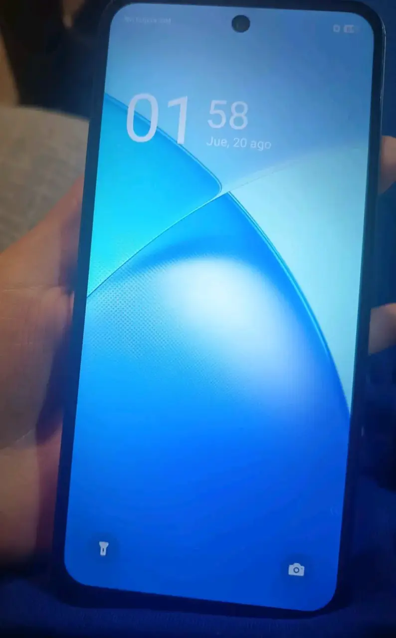 Smartphone Infinix con pantalla grande - 1