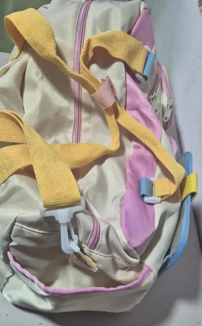 Bolso de viaje multicolor con múltiples bolsillos - miniatura 3