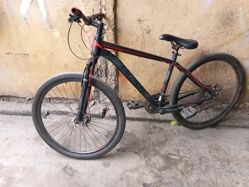 Bicicleta mountain bike Salcano negra y roja - 1