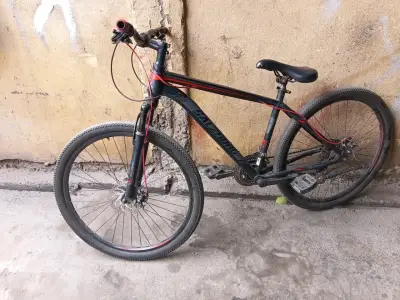 Bicicleta mountain bike Salcano negra y roja - miniatura 2
