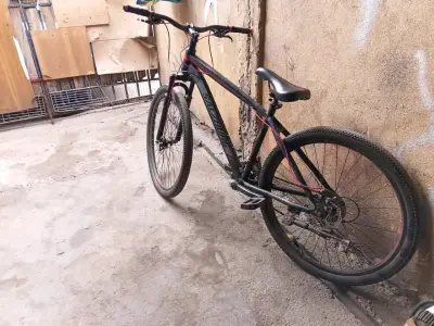 Bicicleta mountain bike Salcano negra y roja - miniatura 3