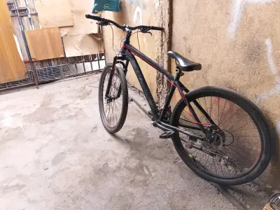 Bicicleta mountain bike Salcano negra y roja - miniatura 4