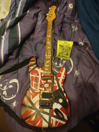 Guitarra eléctrica estilo EVH Van Halen - miniatura 2