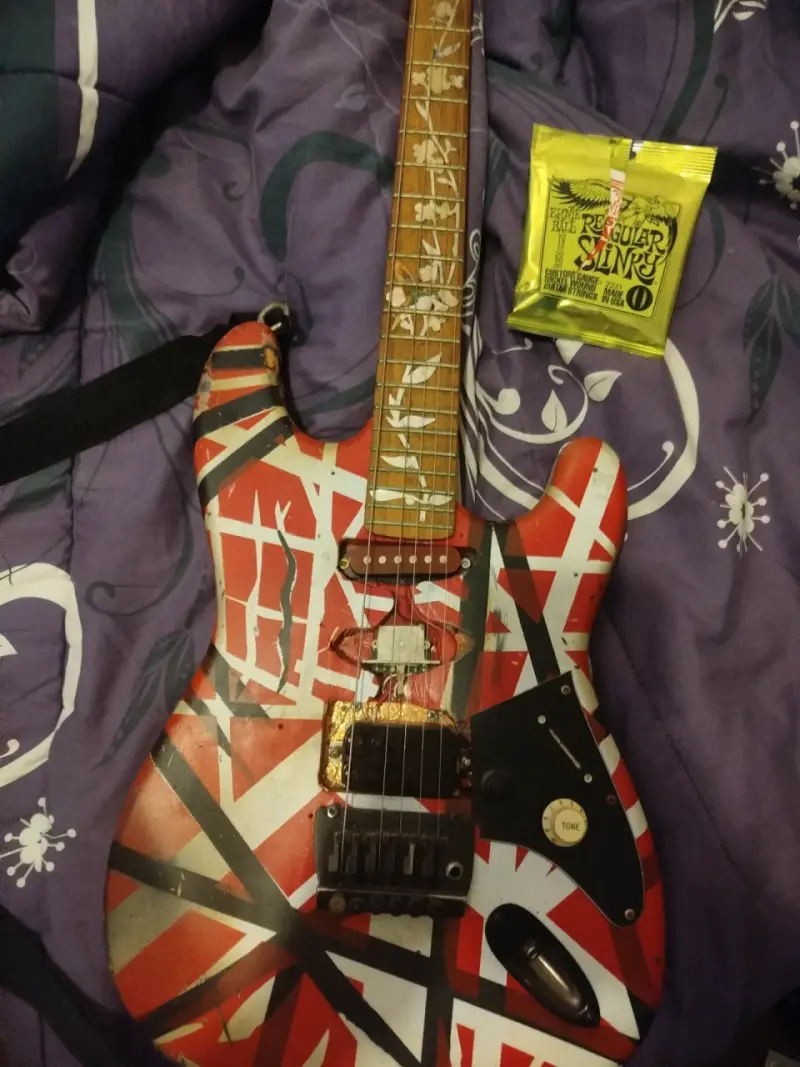 Guitarra eléctrica estilo EVH Van Halen - 3