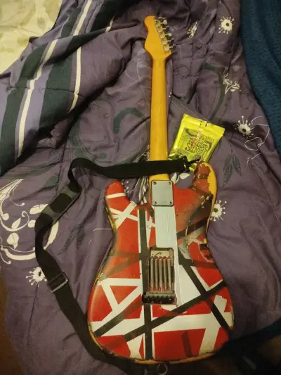 Guitarra eléctrica estilo EVH Van Halen - miniatura 4