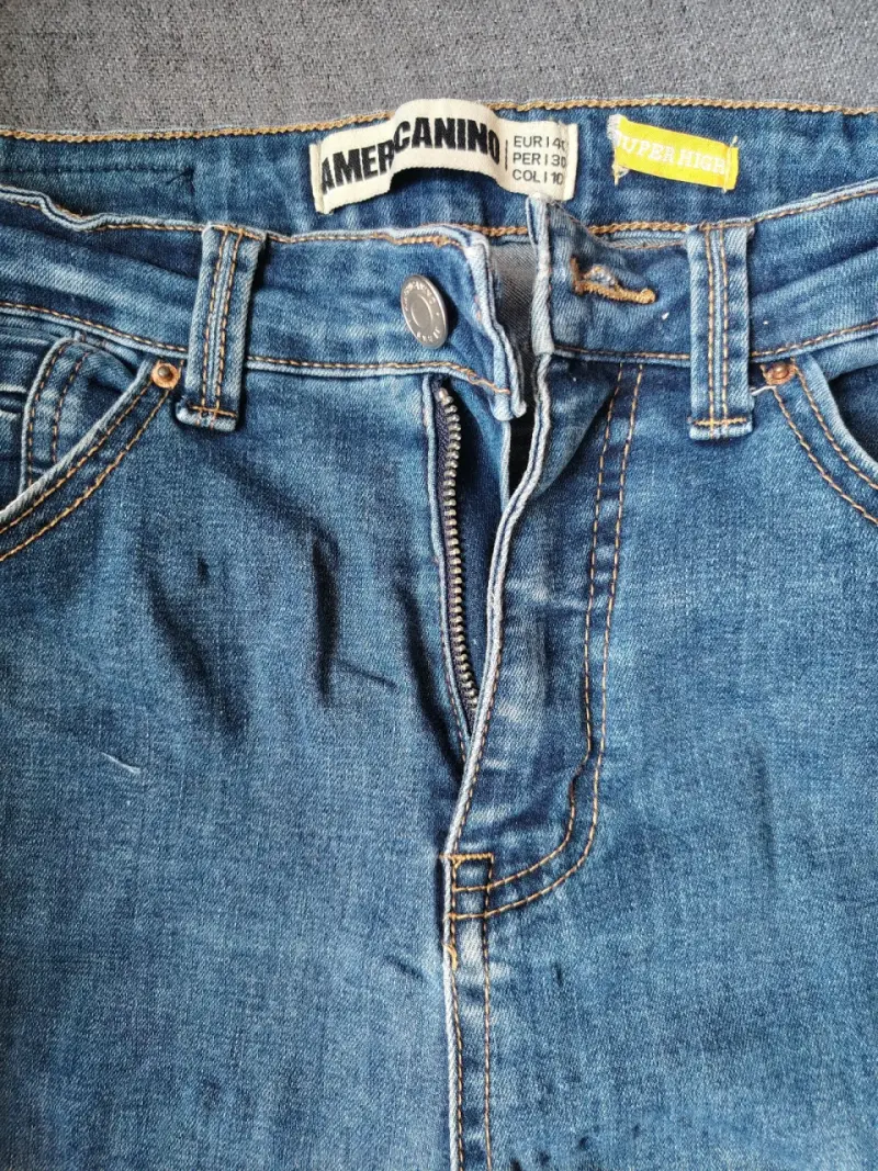 Jeans de mezclilla azul desgastados para mujer - 2