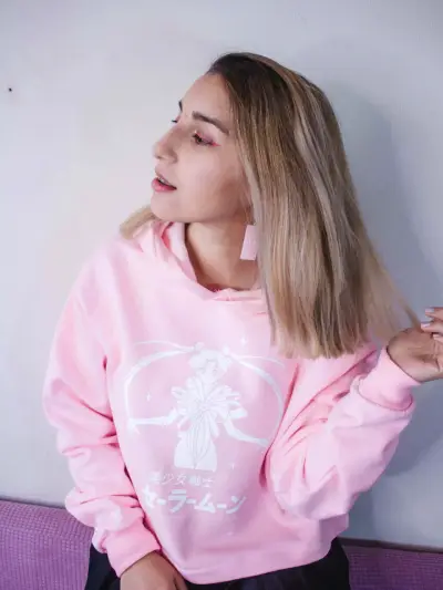 Polerón rosa con diseño de Sailor Moon serigrafía - miniatura 1