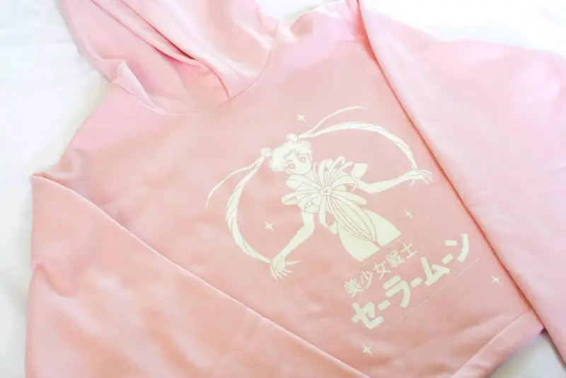 Polerón rosa con diseño de Sailor Moon serigrafía - 2