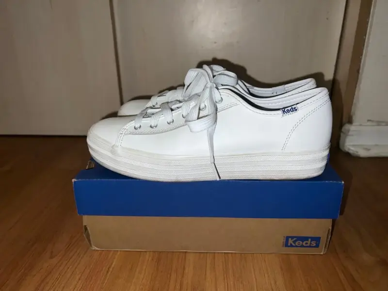 Zapatillas blancas de cuero Keds para mujer - 1