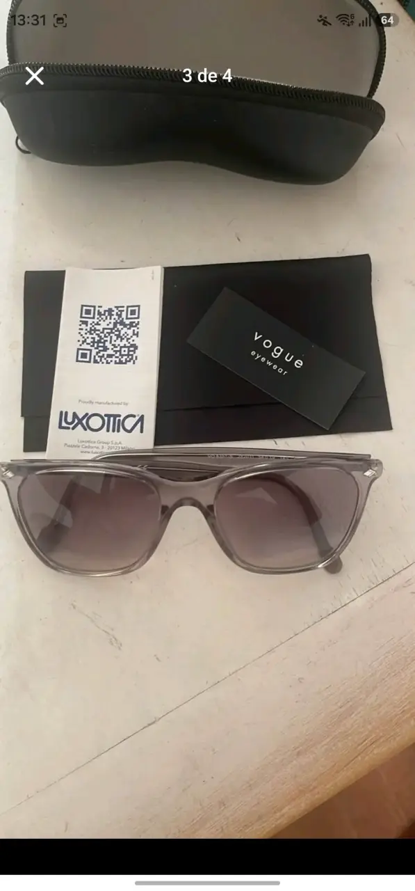 Gafas de sol Vogue transparentes con estuche - 3