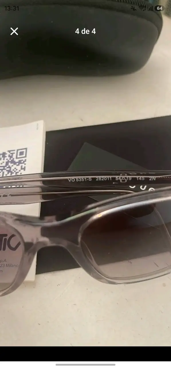 Gafas de sol Vogue transparentes con estuche - 4