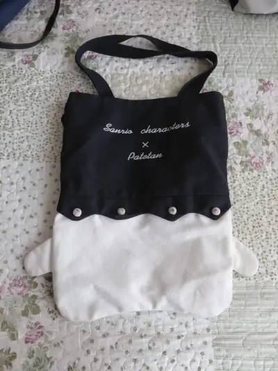 Bolso tote de tela con diseño de personaje - miniatura 3