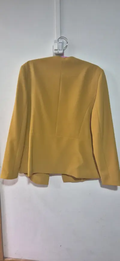 Blazer amarillo mostaza para mujer - miniatura 1