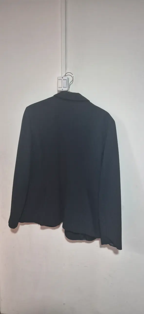 Blazer negro para mujer en buen estado - 2
