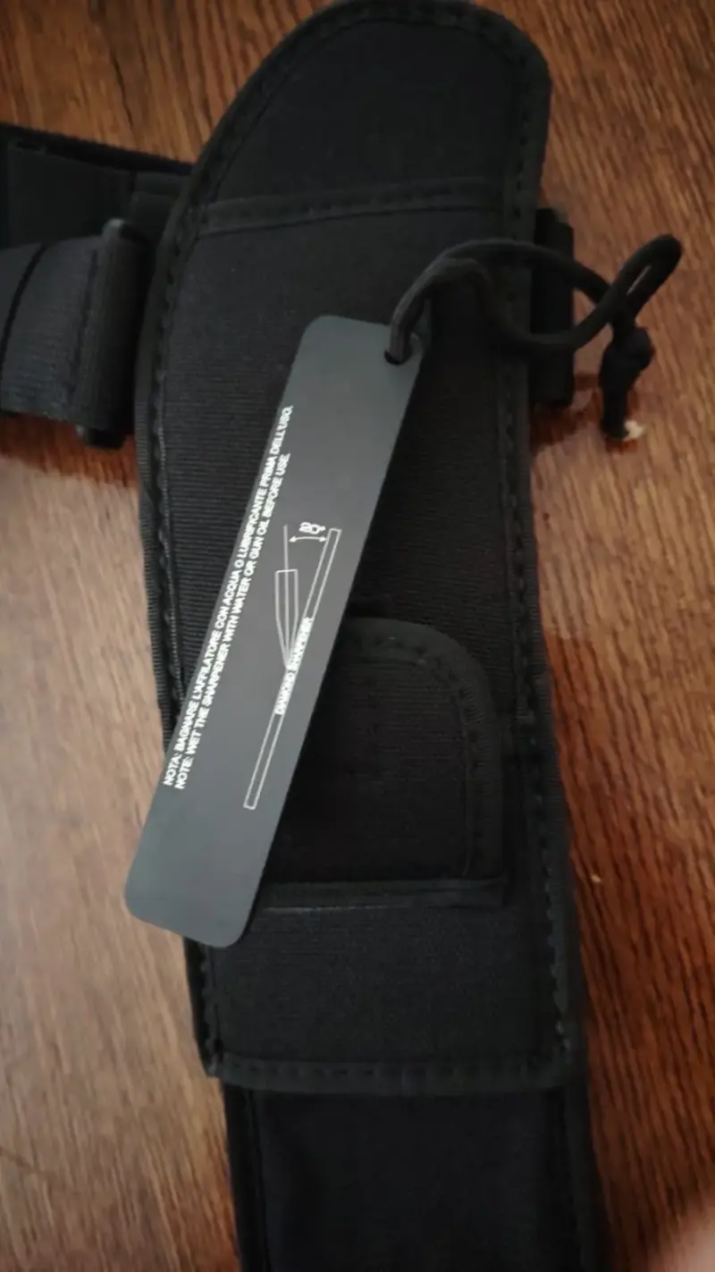 Cuchillo táctico Extrema Ratio con funda negra