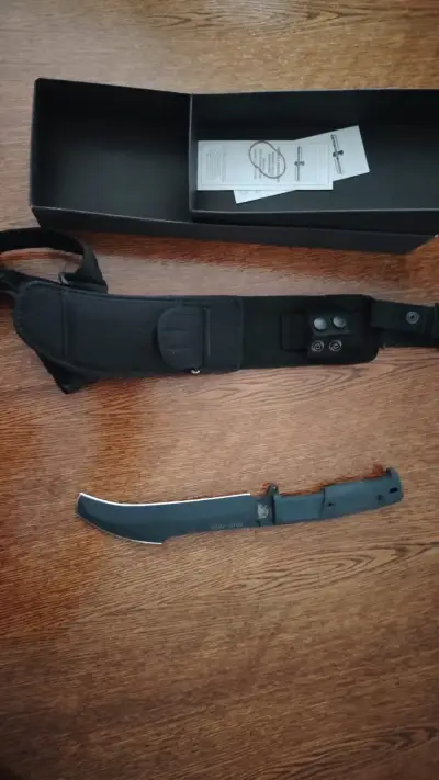 Cuchillo táctico Extrema Ratio con funda negra - miniatura 4