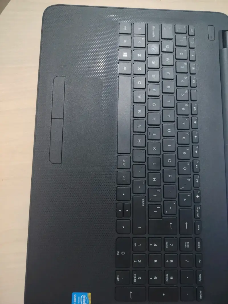 Laptop HP con pantalla de 15 pulgadas - 2