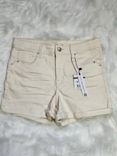 Shorts de mezclilla beige para mujer talla 38 - miniatura 2