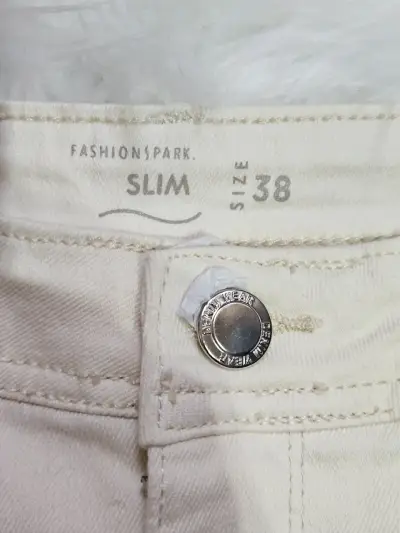 Shorts de mezclilla beige para mujer talla 38 - miniatura 3