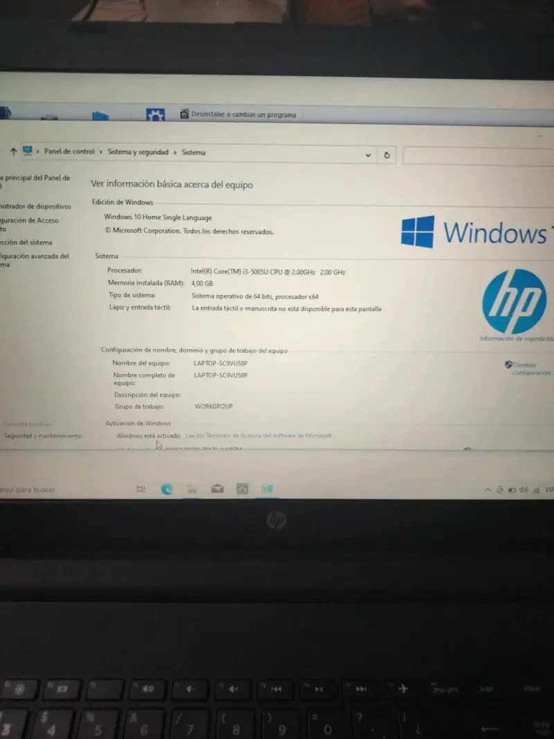 Laptop HP con pantalla de 15 pulgadas - 6