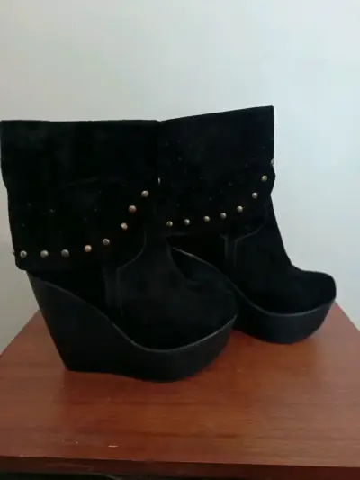 Botines de plataforma negros con tachas - miniatura 1