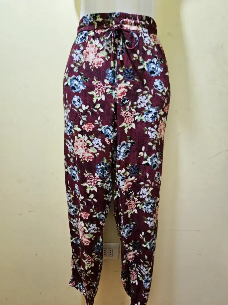 Pantalones florales mujer color burdeos - 2