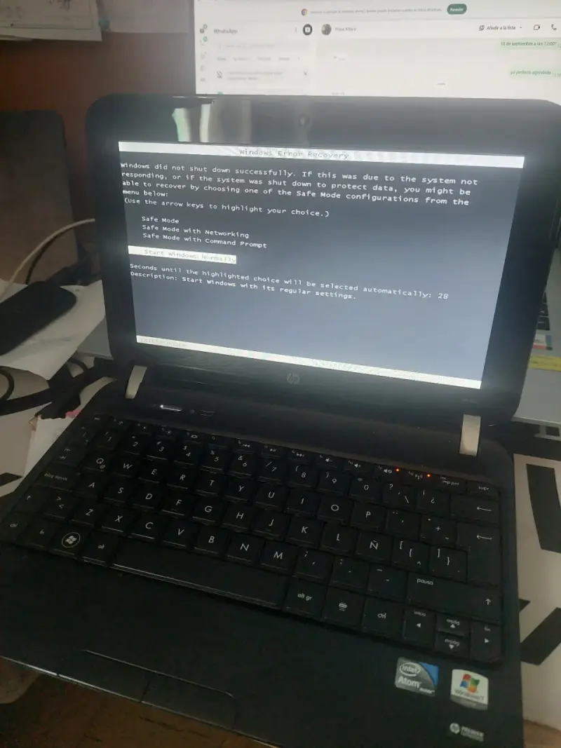 Netbook HP Mini 110-4100 con Windows 7 - 3