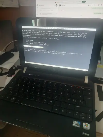 Netbook HP Mini 110-4100 con Windows 7 - miniatura 3