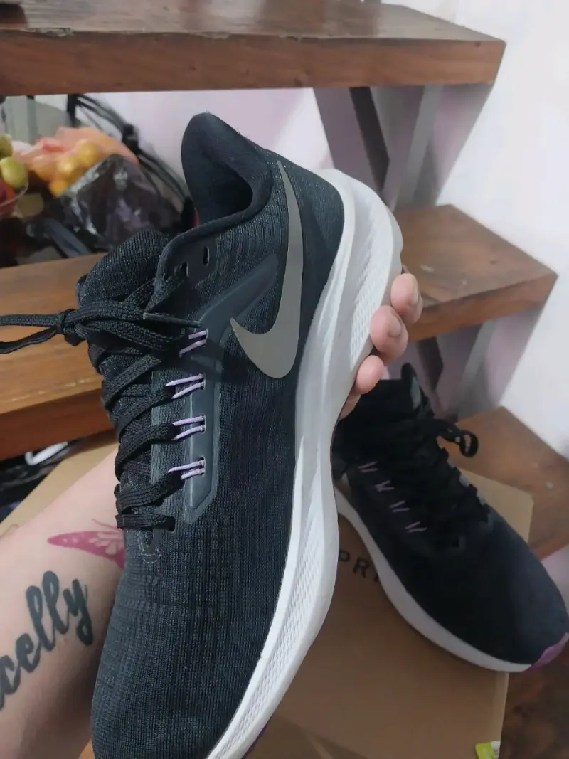Zapatillas deportivas negras Nike para correr - 5