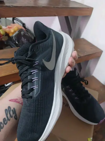 Zapatillas deportivas negras Nike para correr - miniatura 5